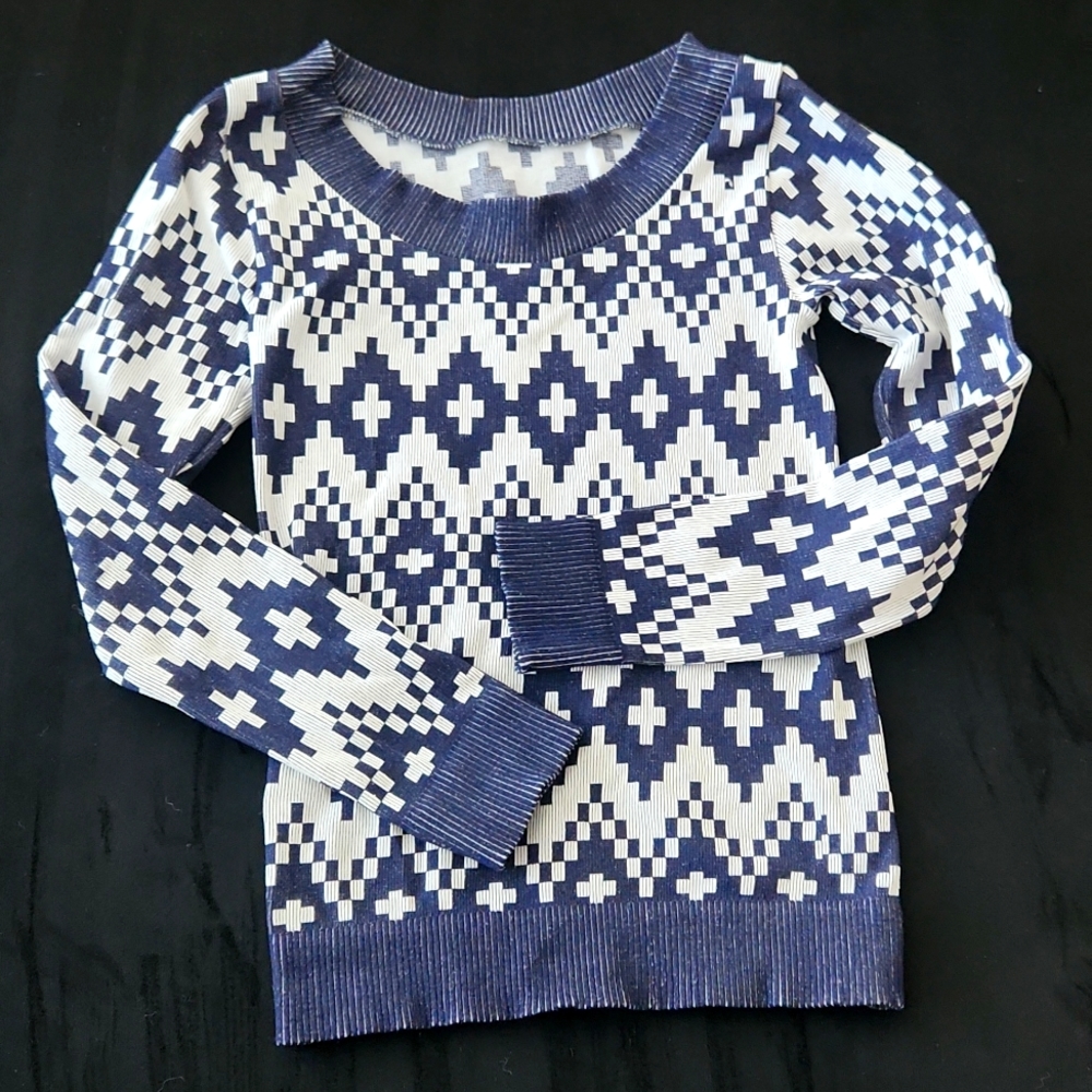 Blue and white pattern shirt